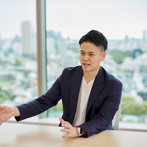 平崎 歩 CEO